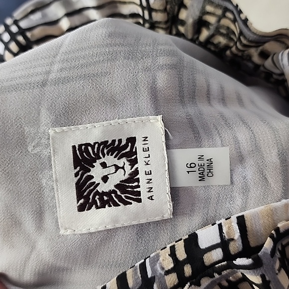 Anne Klein sleeveless ruffle detail midi dress, size 16 - Picture 4 of 5